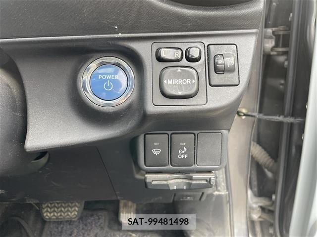 Toyota AQUA 2012 8705821-22