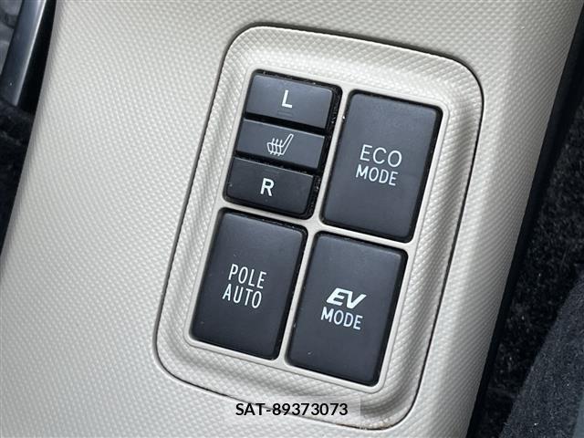Toyota AQUA 2012 8705822-11