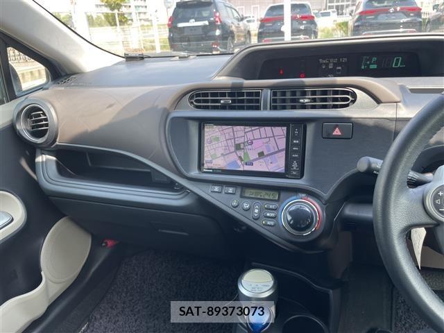 Toyota AQUA 2012 8705822-2