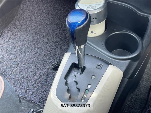 Toyota AQUA 2012 8705822-22