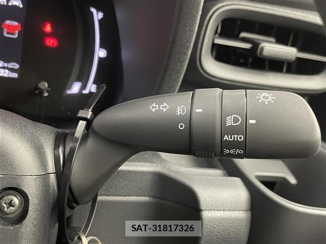 Toyota SIENTA 2025 8715941-8