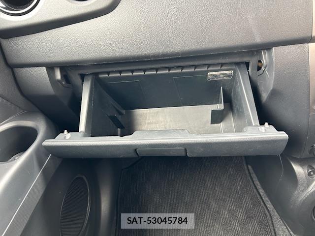Toyota BB 2006 8700670-11
