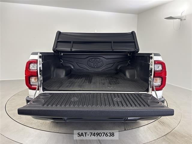 Toyota HILUX 2022 8682903-11