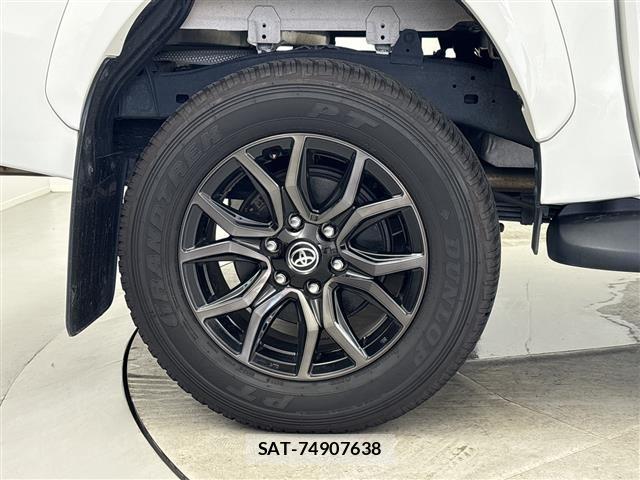 Toyota HILUX 2022 8682903-12