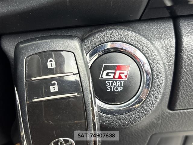 Toyota HILUX 2022 8682903-8