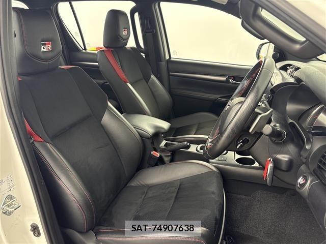 Toyota HILUX 2022 8682903-9