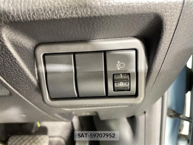 Mazda VERISA 2005 8694112-1