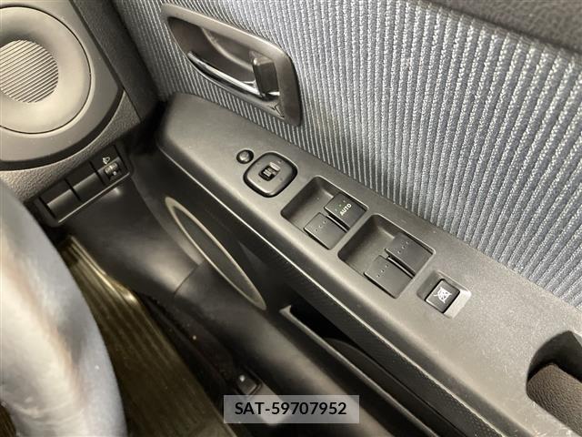 Mazda VERISA 2005 8694112-5