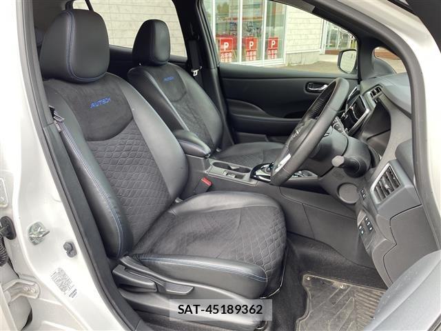 Nissan LEAF 2022 8929011-12