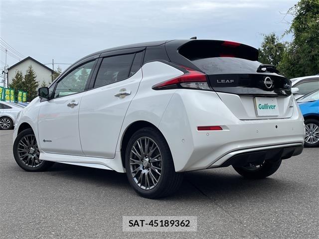 Nissan LEAF 2022 8929011-13