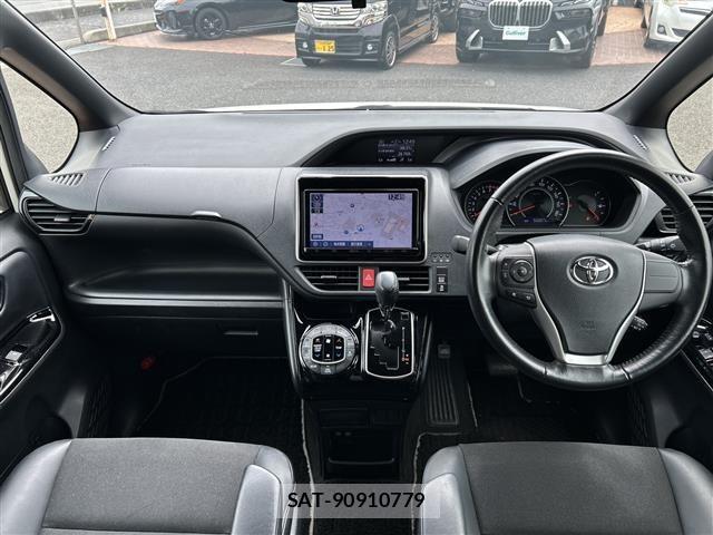 Toyota NOAH 2018 8683602-17