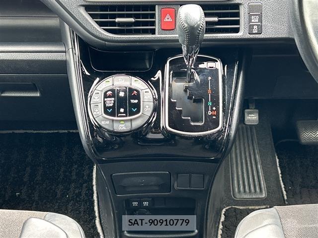 Toyota NOAH 2018 8683602-2
