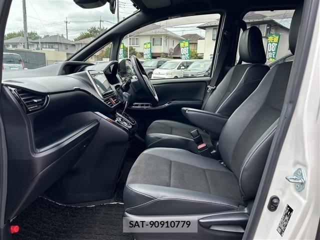 Toyota NOAH 2018 8683602-21