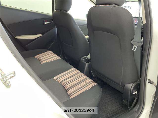 Mazda DEMIO 2015 8689424-2