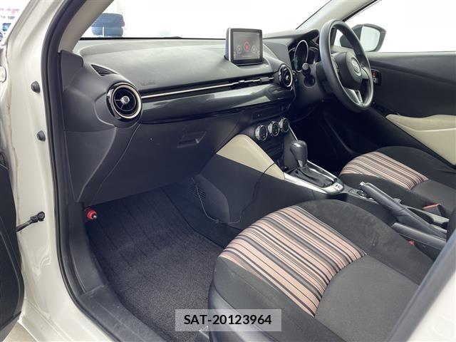 Mazda DEMIO 2015 8689424-6