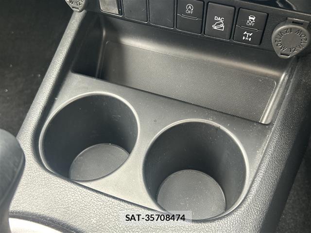 Toyota HILUX 2023 8682905-2