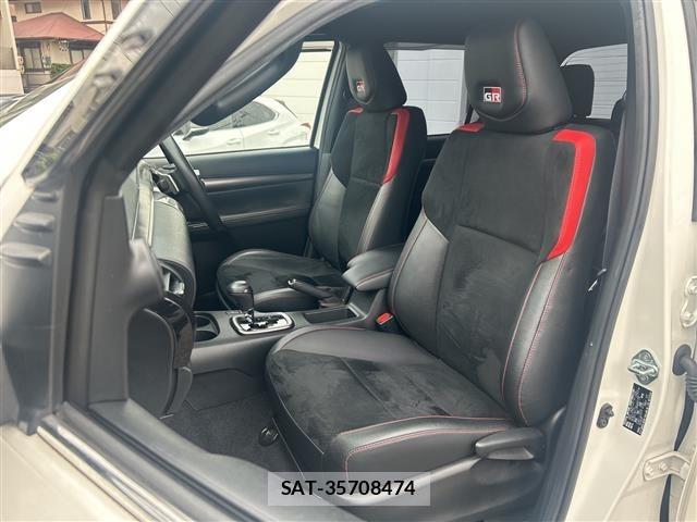 Toyota HILUX 2023 8682905-8