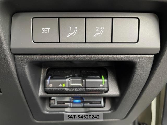 Mazda MAZDA3 2024 8909352-18