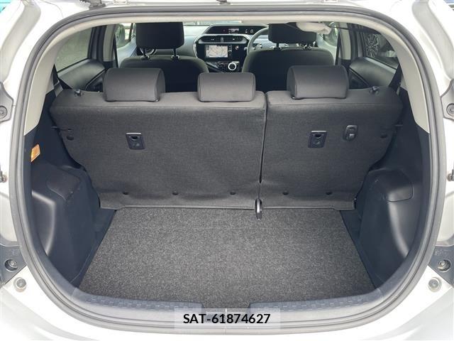 Toyota AQUA 2017 8705824-11