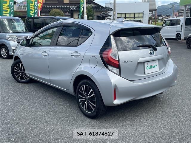 Toyota AQUA 2017 8705824-13