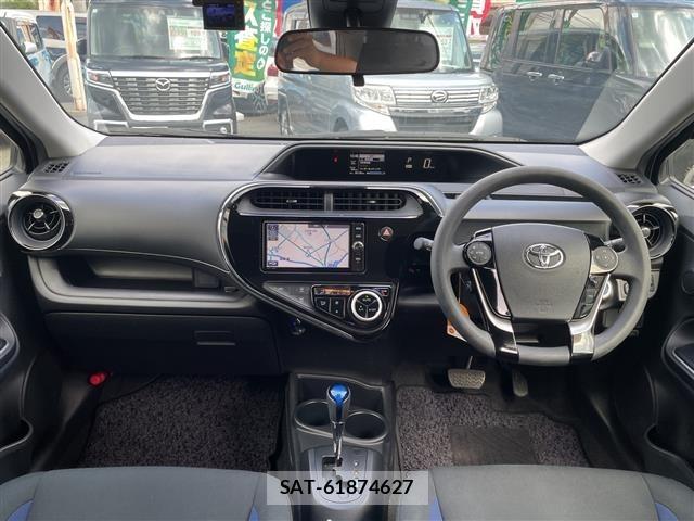 Toyota AQUA 2017 8705824-14