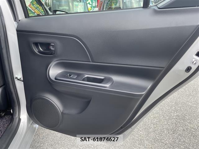 Toyota AQUA 2017 8705824-22