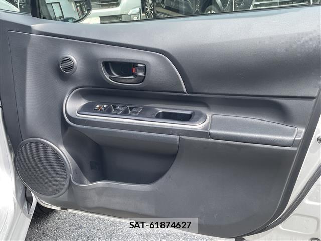 Toyota AQUA 2017 8705824-4