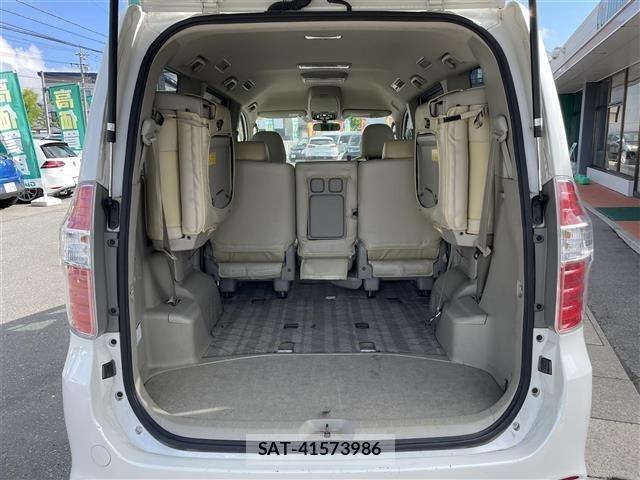 Toyota NOAH 2008 8683608-10