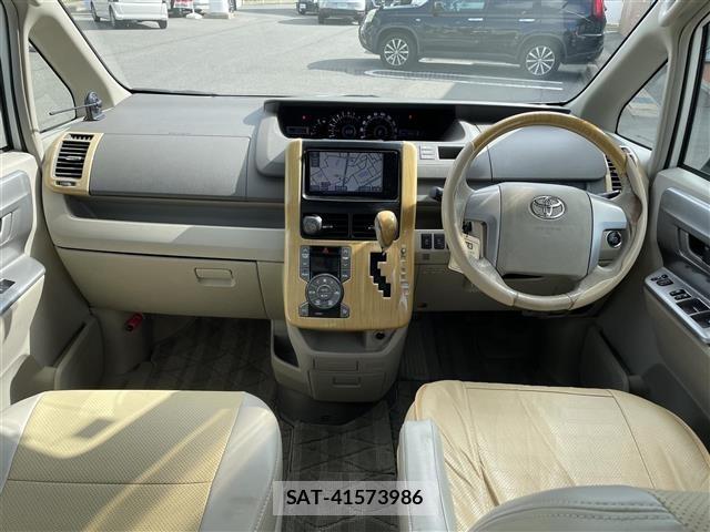 Toyota NOAH 2008 8683608-12