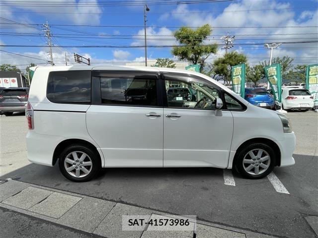 Toyota NOAH 2008 8683608-19