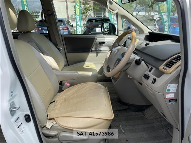 Toyota NOAH 2008 8683608-8