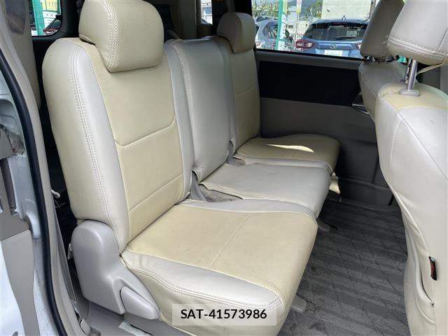 Toyota NOAH 2008 8683608-9
