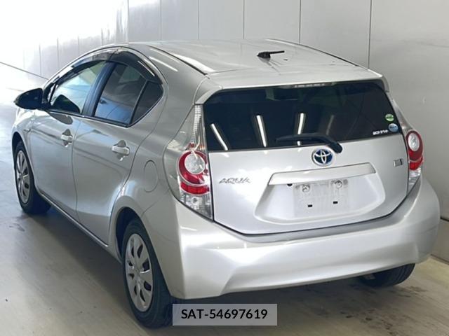 Toyota AQUA 2014 8949387-1