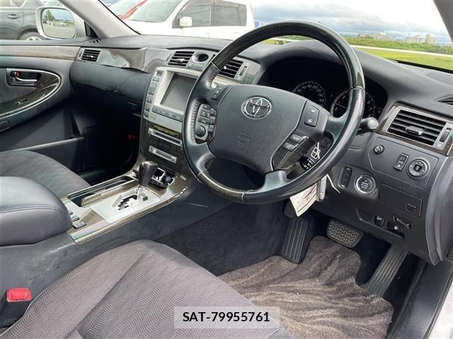 Toyota CROWN MAJESTA 2005 8784766-17