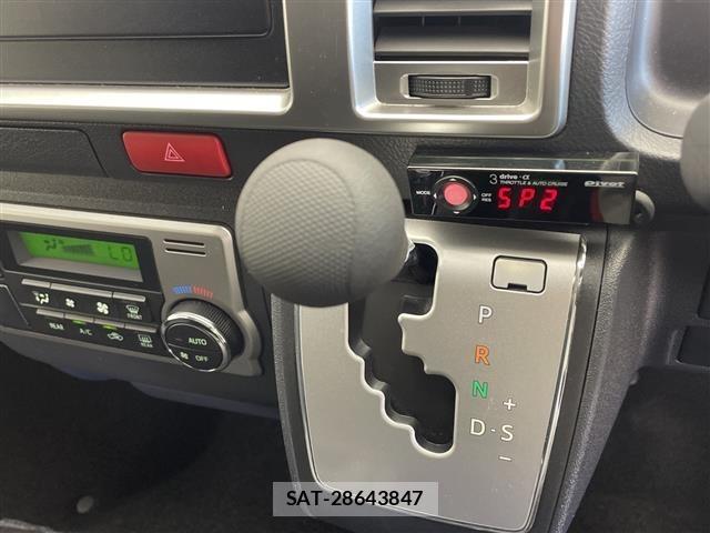 Toyota HIACE VAN 2025 8698143-12