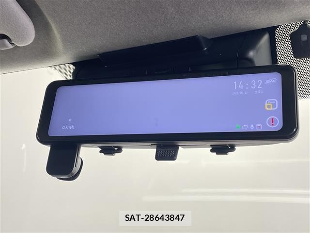 Toyota HIACE VAN 2025 8698143-15