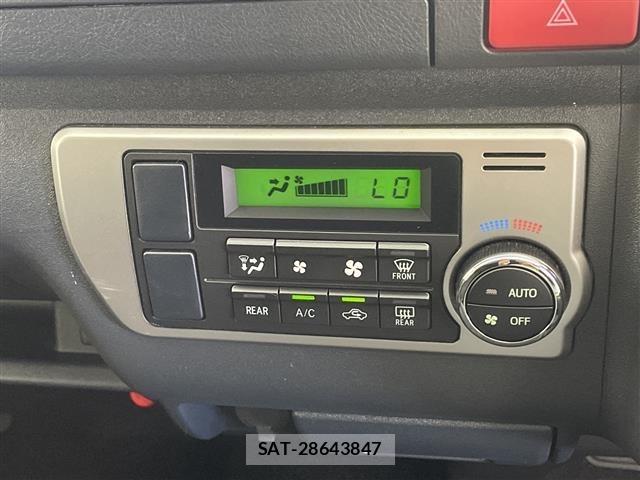 Toyota HIACE VAN 2025 8698143-9