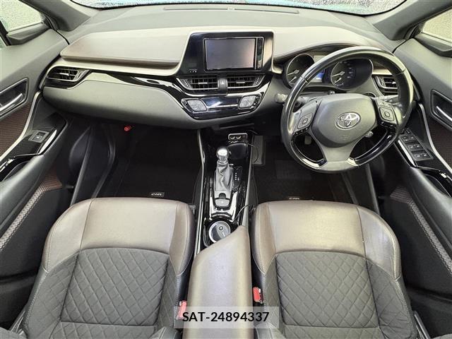 Toyota C-HR 2016 8724201-15