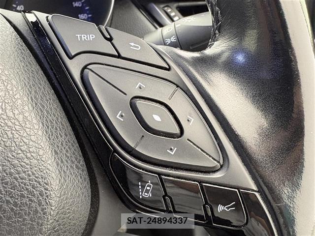 Toyota C-HR 2016 8724201-7