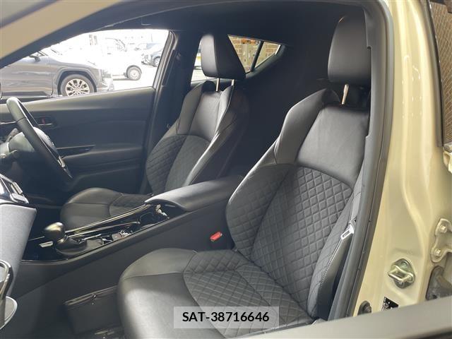 Toyota C-HR 2021 8724208-11
