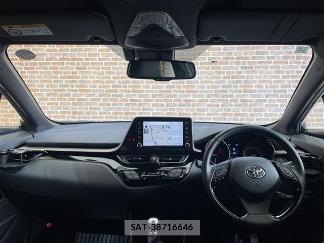 Toyota C-HR 2021 8724208-14
