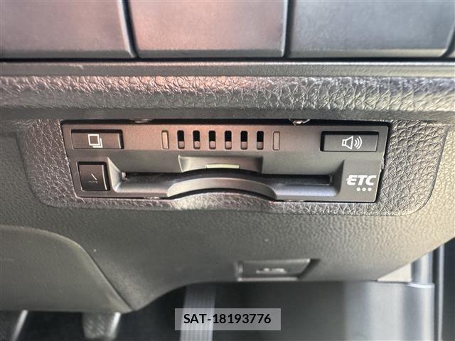 Toyota COROLLA SPORT 2018 8889383-19