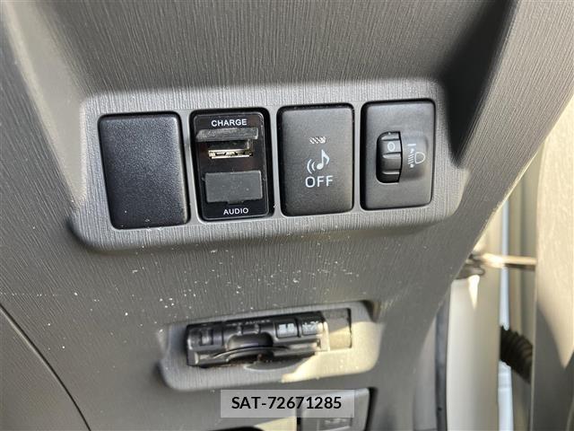 Toyota PRIUS 2011 8938674-7