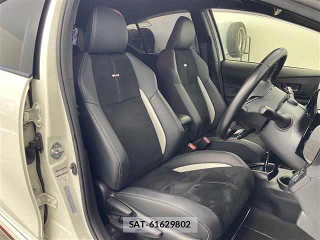 Toyota AQUA 2018 8705832-11