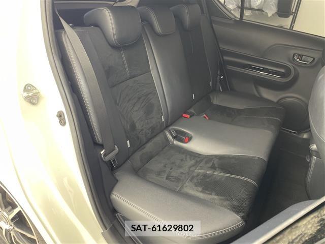 Toyota AQUA 2018 8705832-13