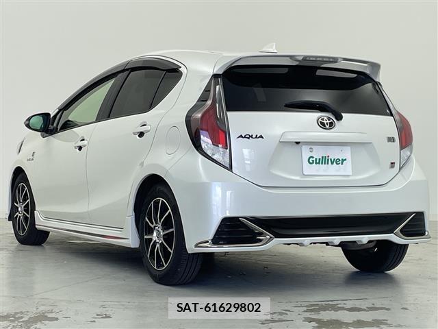 Toyota AQUA 2018 8705832-15