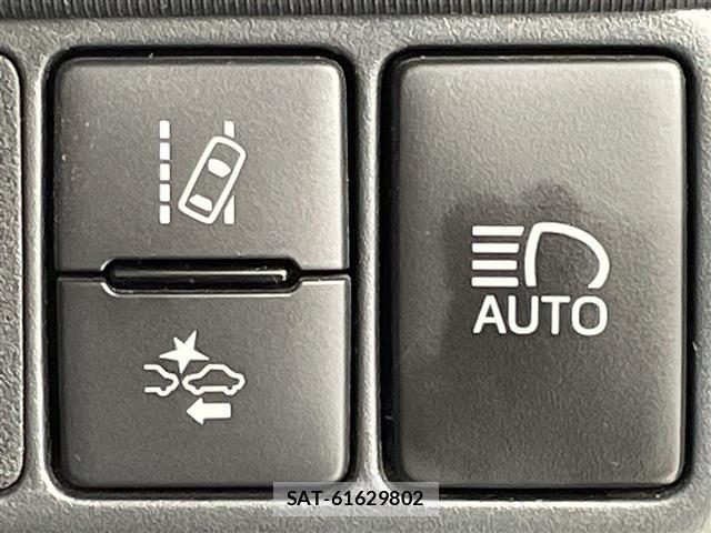 Toyota AQUA 2018 8705832-18