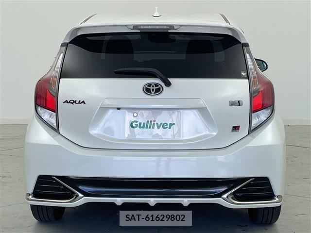 Toyota AQUA 2018 8705832-4