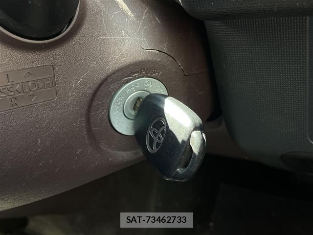 Toyota SPADE 2014 8917364-5