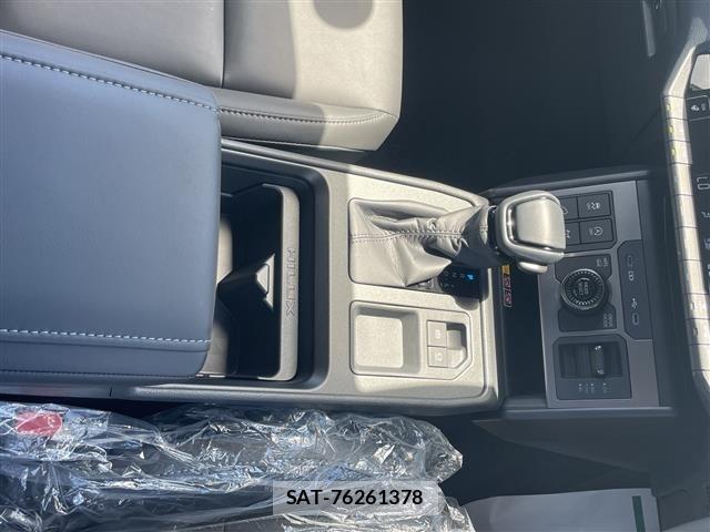 Toyota HILUX 2026 8705251-3